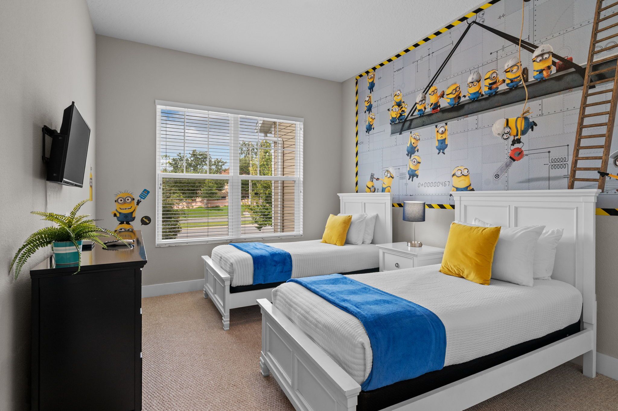 5 Schlafzimmer, Schreibtisch, Bügeleisen/Bügelbrett, Reisekinderbett