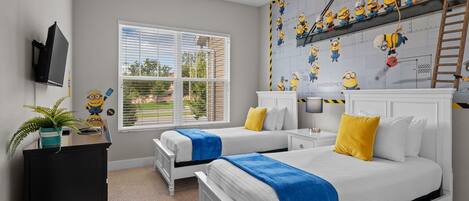 5 bedrooms, desk, iron/ironing board, travel crib