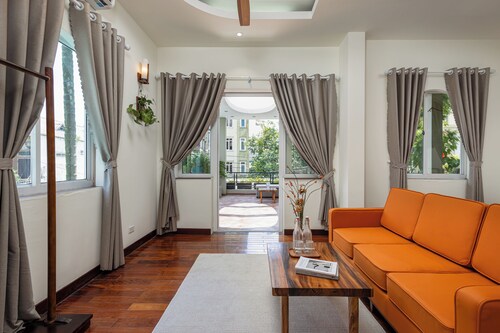 Sun-kissed Anamoi Villa near Westlake with Jacuzzi - 6 bedrooms available