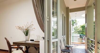 Sun-kissed Anamoi Villa near Westlake with Jacuzzi - 6 bedrooms available