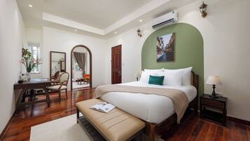 6 bedrooms, iron/ironing board, WiFi
