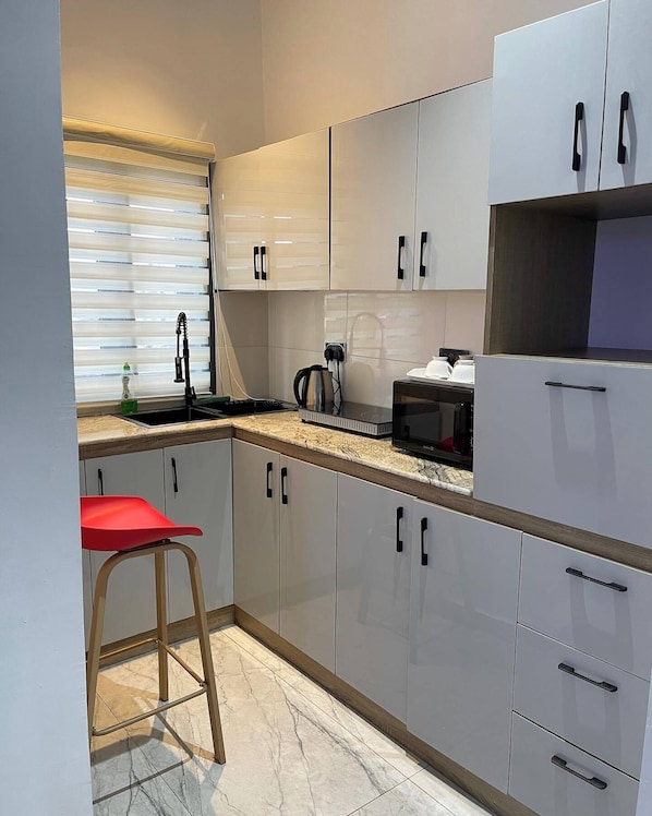 Comfort Apartment, Balcony, City View | Private kitchen