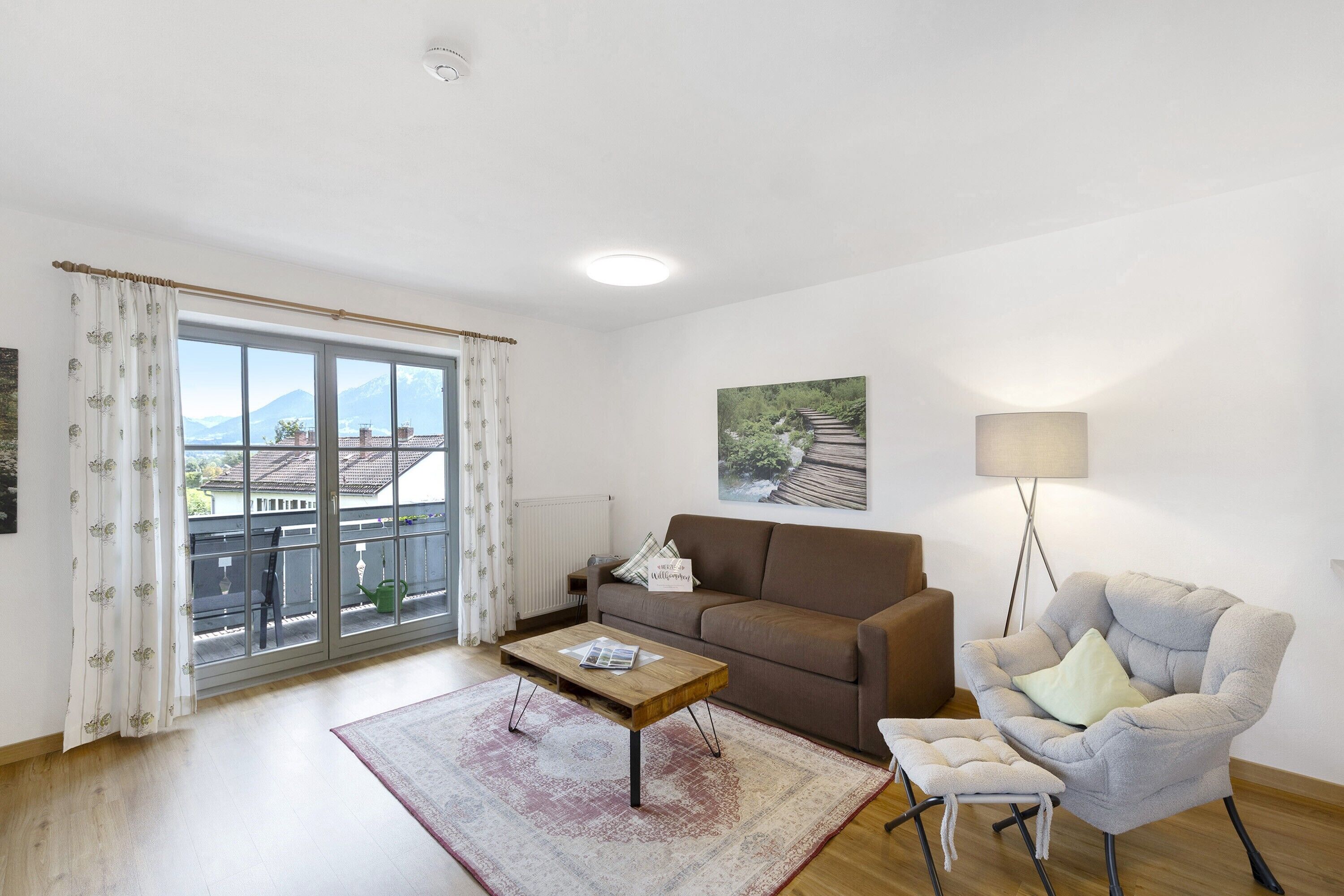 Fernseher, Tischtennisplatte