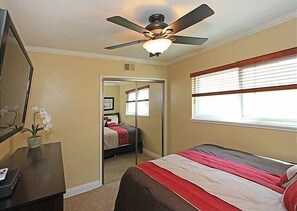 6 bedrooms, iron/ironing board, WiFi, bed sheets