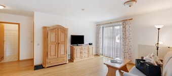 Apartment 'Fewo Brünnstein- Nr 28 Pool, Sauna' with Mountain View, Shared Garden & Wi-Fi