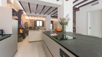 Microones, forn, placa de cuina i rentaplats
