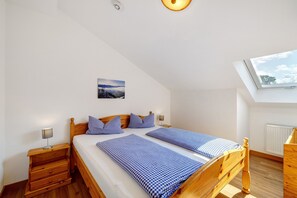 WiFi, bed sheets - Apartment 'Brünnstein Room 60' with Mountain View, Shared Garden & Wi-Fi (Oberaudorf)