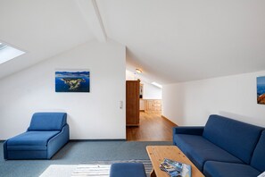 テレビ、卓球台