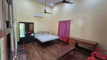 Double Room, Balcony, Sea View | Free WiFi