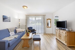 TV, mesa de pingue-pongue