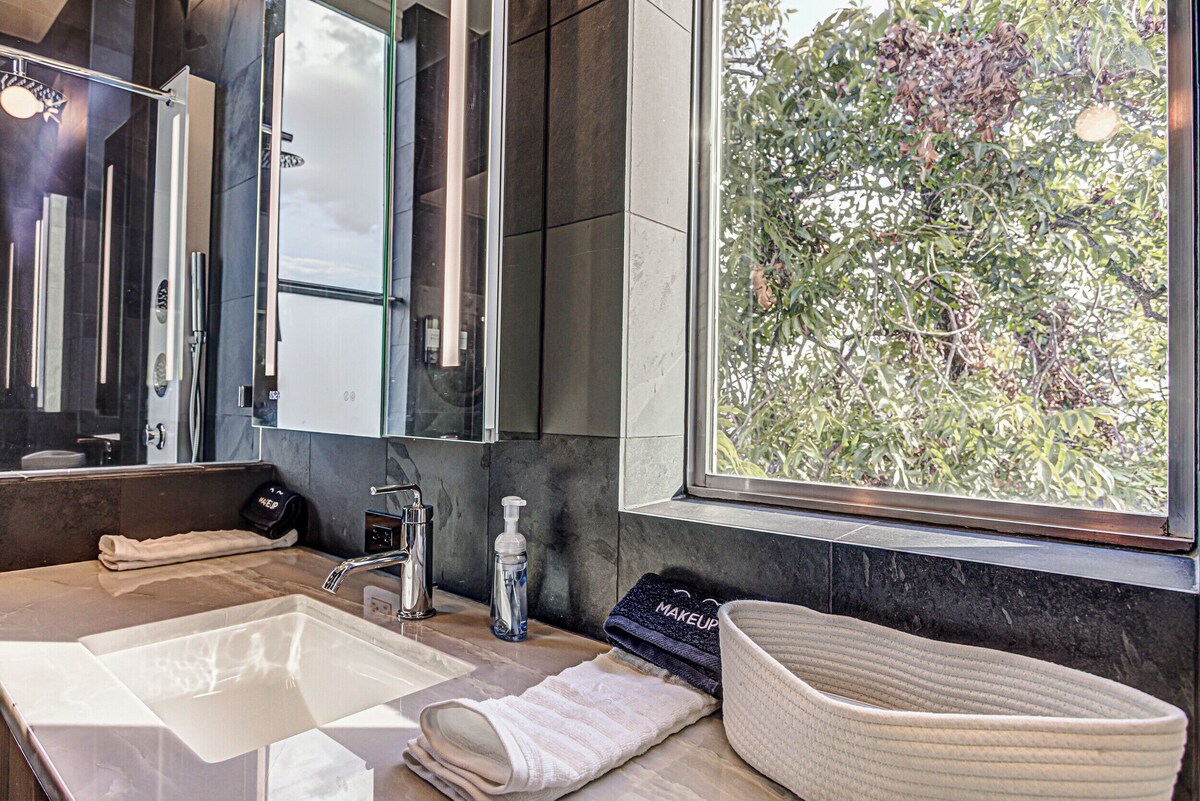 Photo 26 of Downtown Austin Gem I Pet-friendly 4BR home w/ fire pit & fenced yard