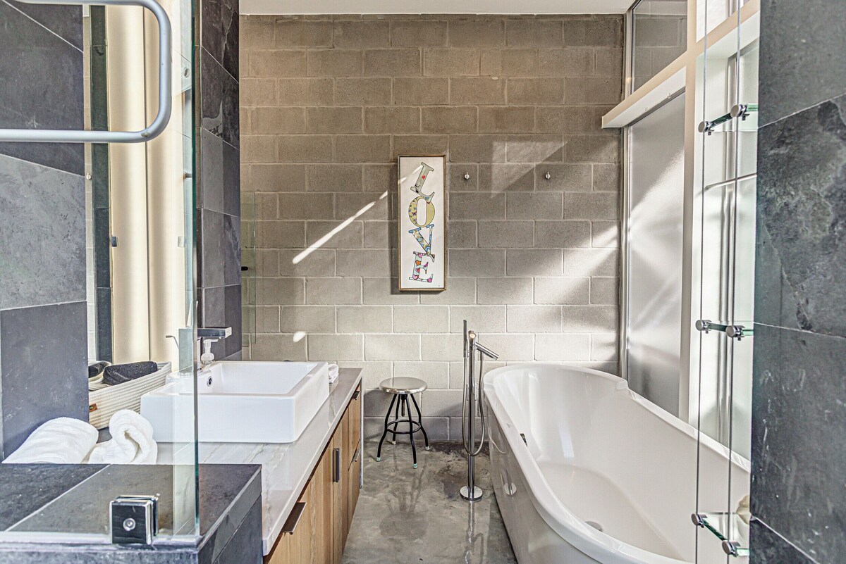 Photo 32 of Downtown Austin Gem I Pet-friendly 4BR home w/ fire pit & fenced yard