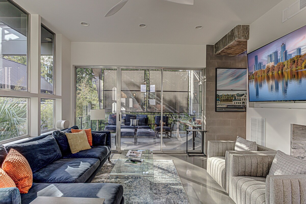 Photo 10 of Downtown Austin Gem I Pet-friendly 4BR home w/ fire pit & fenced yard