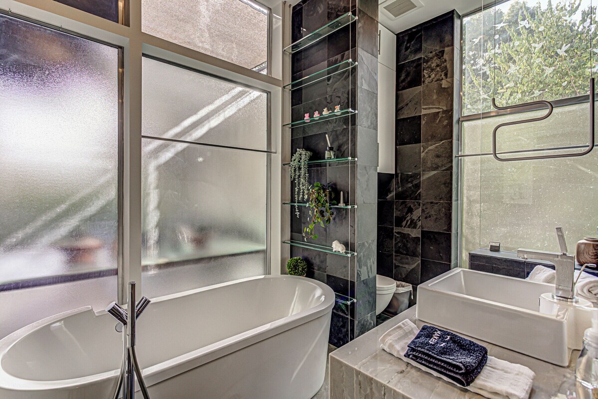 Photo 31 of Downtown Austin Gem I Pet-friendly 4BR home w/ fire pit & fenced yard