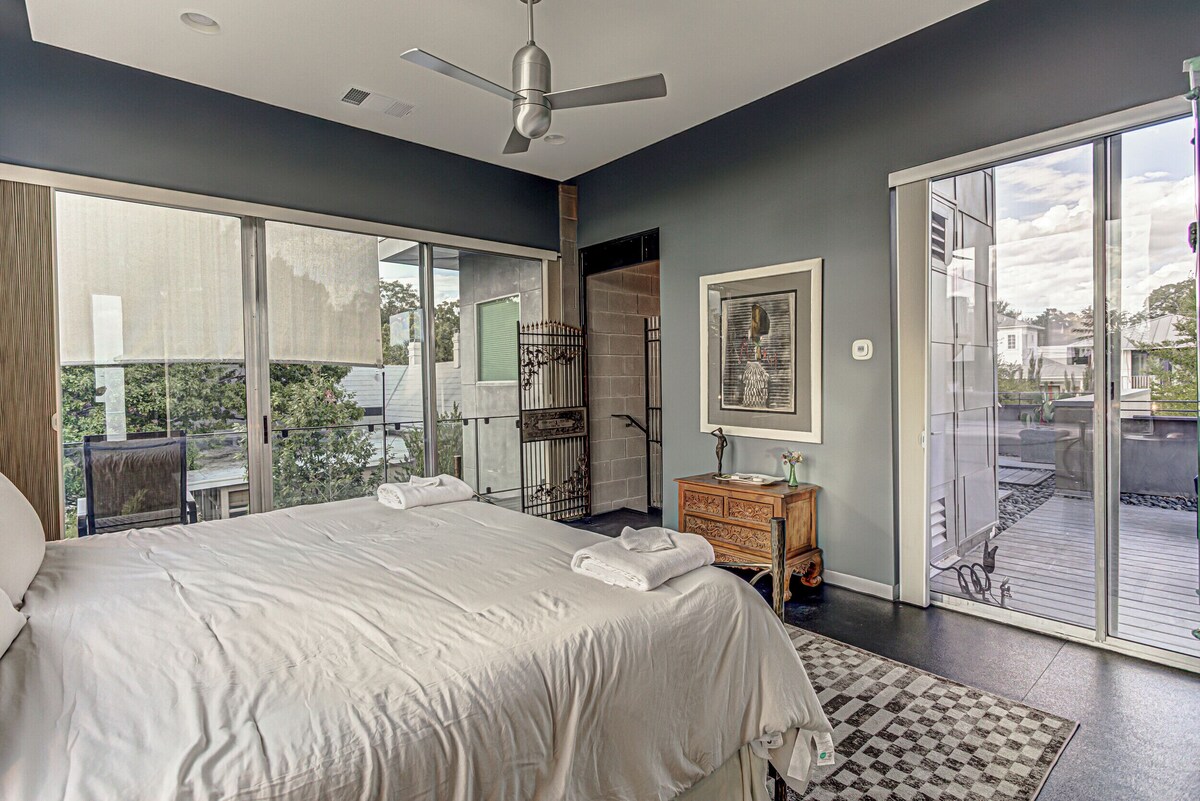 Photo 22 of Downtown Austin Gem I Pet-friendly 4BR home w/ fire pit & fenced yard