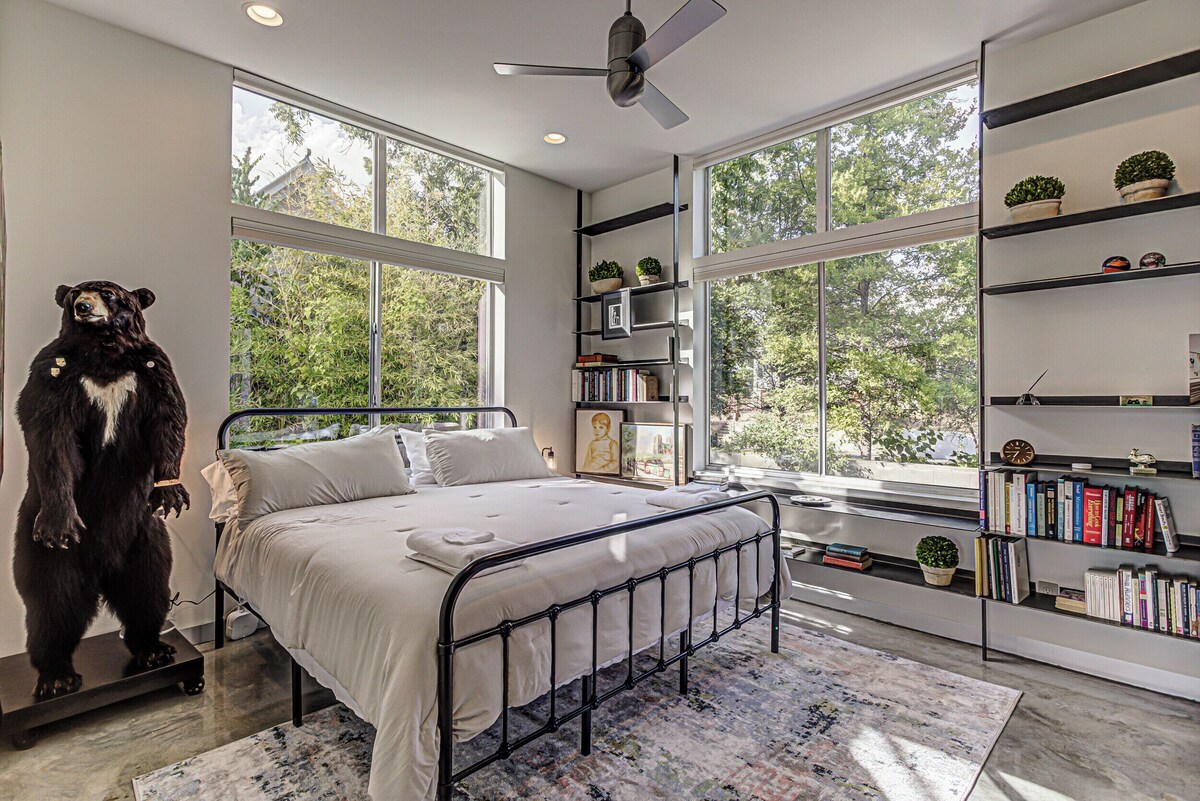 Photo 28 of Downtown Austin Gem I Pet-friendly 4BR home w/ fire pit & fenced yard