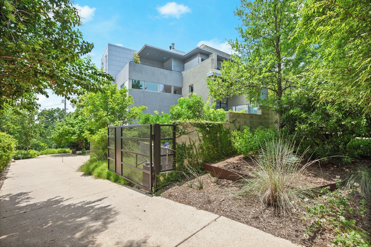 Photo 57 of Downtown Austin Gem I Pet-friendly 4BR home w/ fire pit & fenced yard