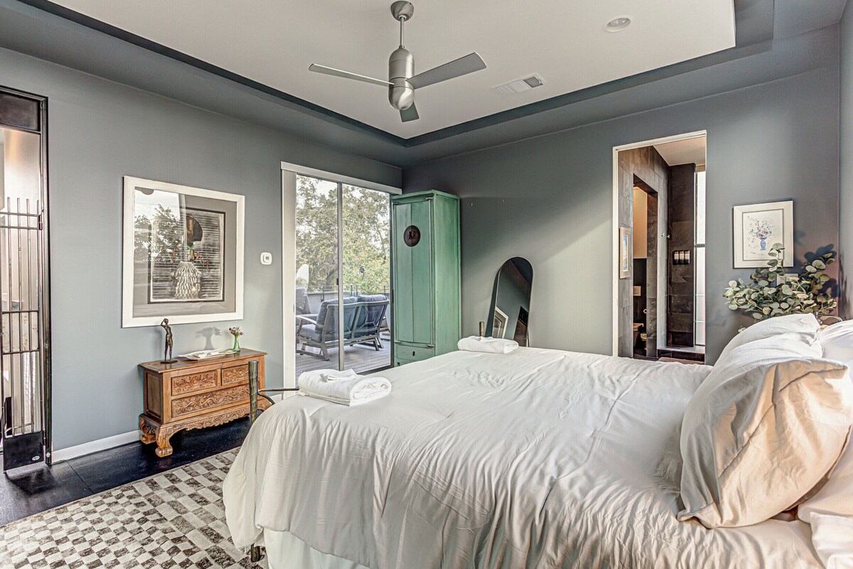 Photo 21 of Downtown Austin Gem I Pet-friendly 4BR home w/ fire pit & fenced yard
