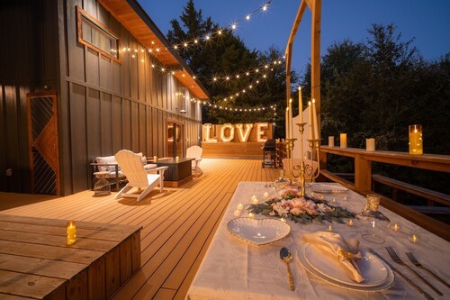 NestScape–-Stargaze from Bed + Outdoor Tub & Movie