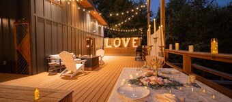 NestScape–-Stargaze from Bed + Outdoor Tub & Movie