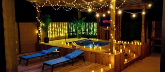 NestScape–-Stargaze from Bed + Outdoor Tub & Movie