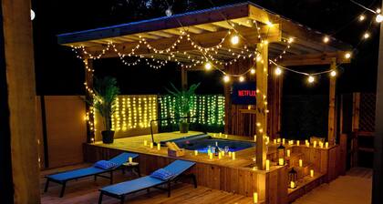 NestScape–-Stargaze from Bed + Outdoor Tub & Movie