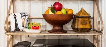 Creekside Retreat cozy studio with fitness center in charming Stockbridge