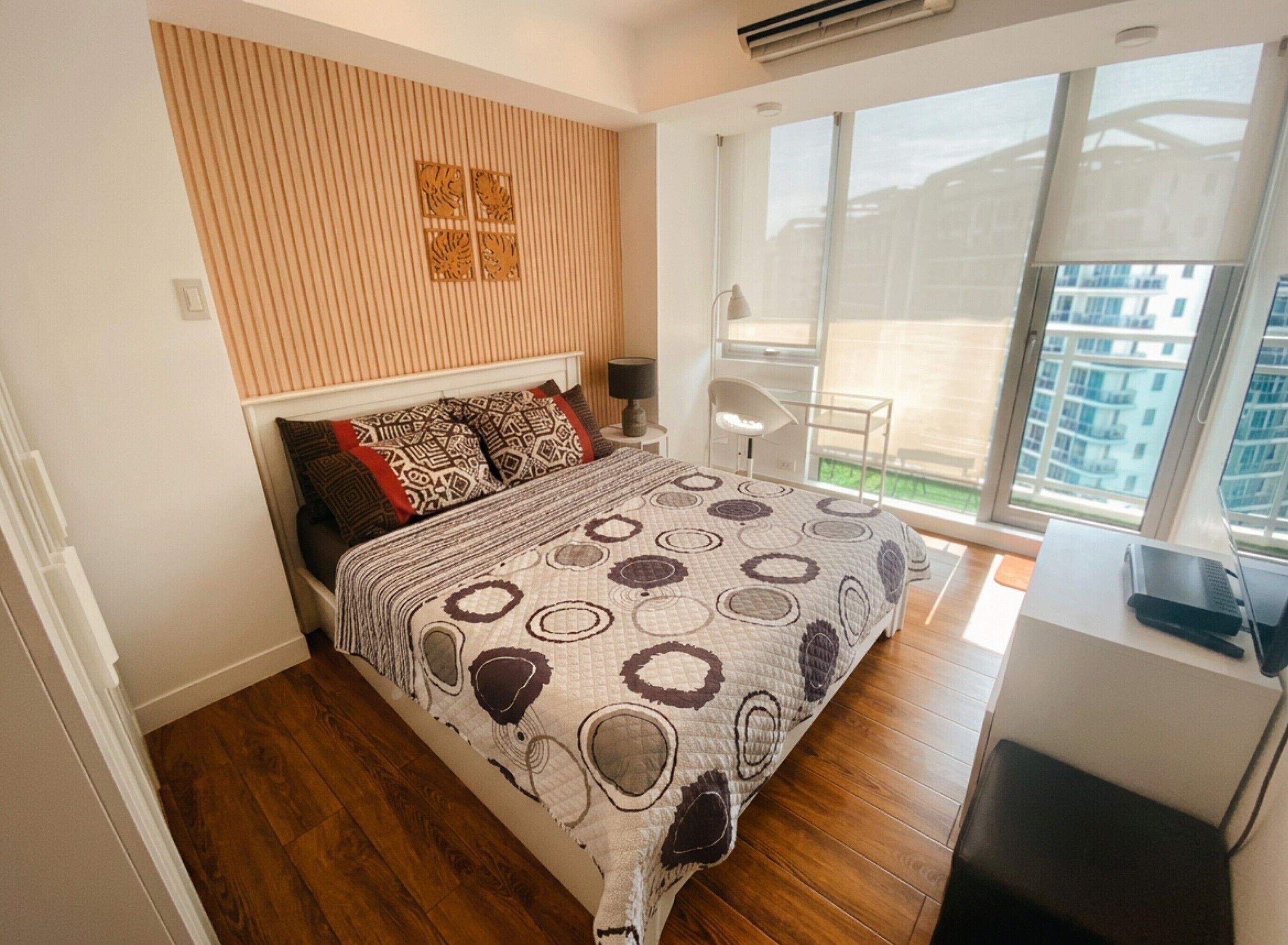 Family Suite, Pool View | Premium bedding, free WiFi, bed sheets
