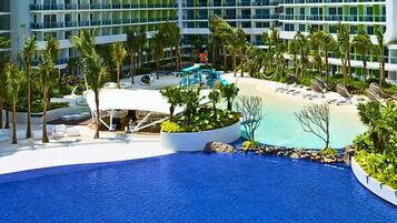 ์ ์ฉ ํด๋ณ, ๋ฐฑ์ฌ์ฅ, ์ผ๊ด์ ์์, ๋น์น ํ๋ผ์