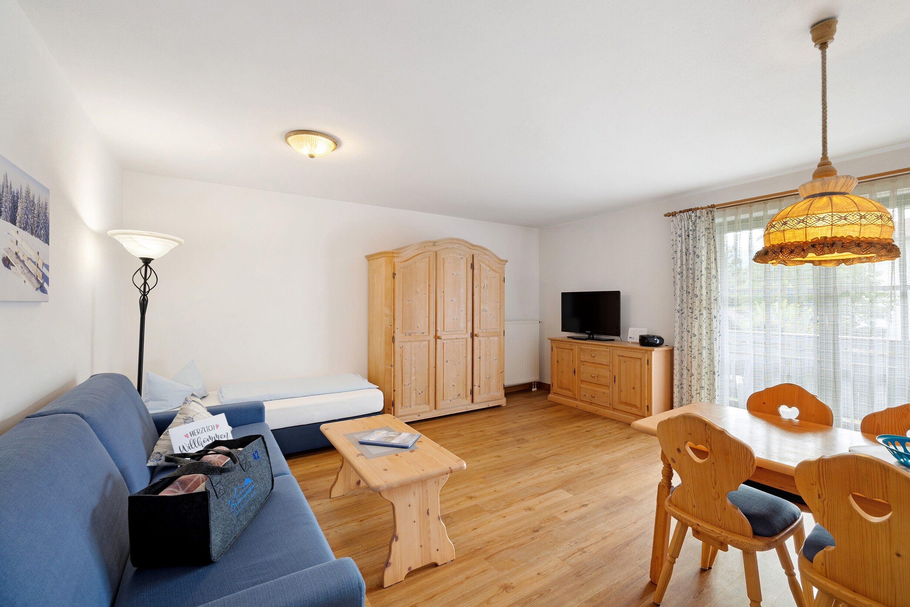 Télévision, table de tennis de table