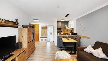 Fernseher, Tischtennisplatte