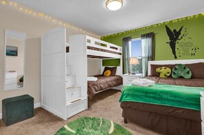 4 bedrooms, iron/ironing board, WiFi, bed sheets