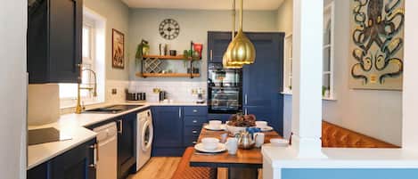 Máy rửa bát, dụng cụ nấu nướng/bát dĩa/dao nĩa