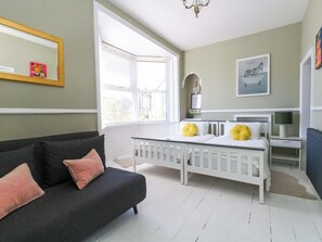 2 bedrooms, individually decorated, individually furnished, free WiFi