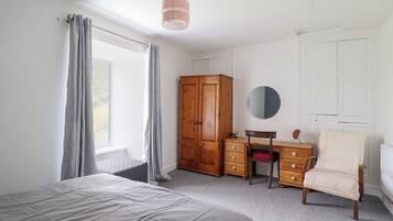 4 bedrooms, individually decorated, individually furnished
