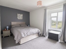 4 habitaciones, decoración personalizada y muebles diferentes 