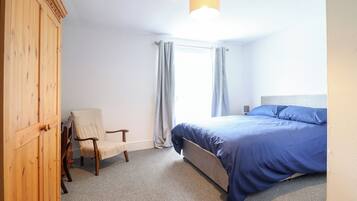 4 makuuhuonetta, yksilöllisesti sisustettu, yksilöllisesti kalustettu