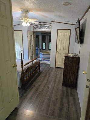 2 bedrooms, WiFi, bed sheets