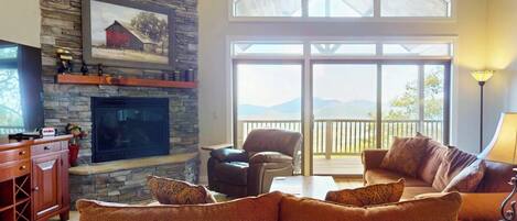 Télévision, cheminée