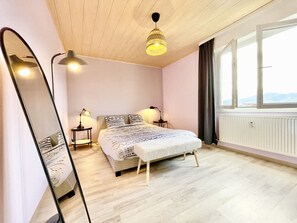 3 chambres, fer et planche à repasser, Wi-Fi, literie fournie