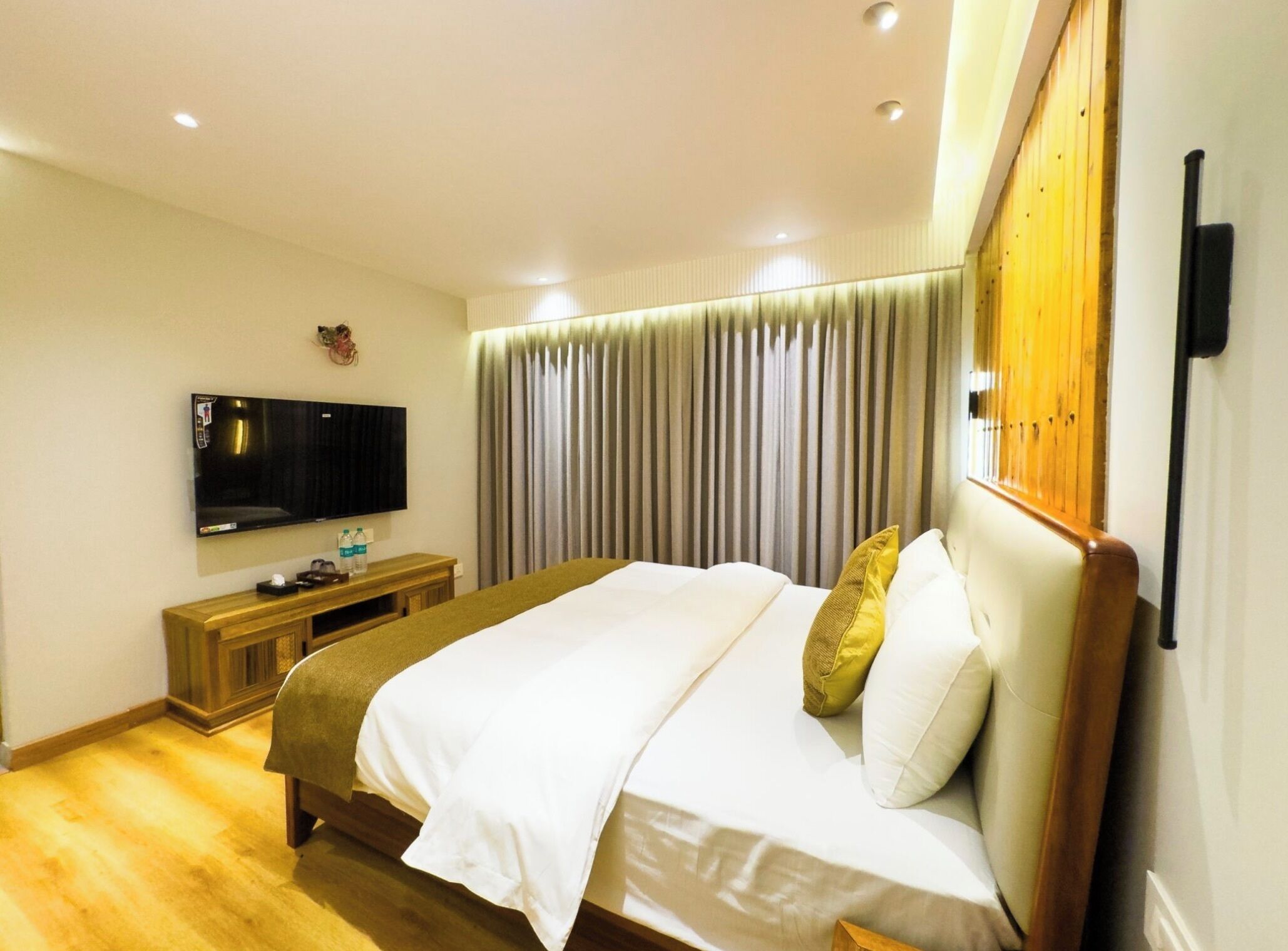 Luxury Room, 3 Bedrooms, Kitchen, Garden View