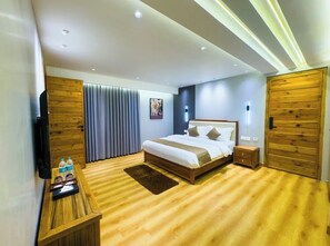 Arbetsyta för laptop, ljudisolering och strykjärn/strykbräda