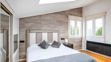 Fer et planche Ă repasser, Wi-Fi, draps fournis