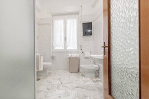 Bathroom - ROUTE 66 - Mare - Spiagge (Sanremo)