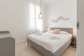WiFi, bed sheets