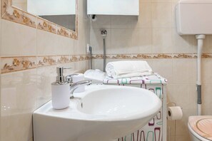 Bathroom - CASA ZEFIRO - Sanremo - Centro - Parcheggio (Sanremo)