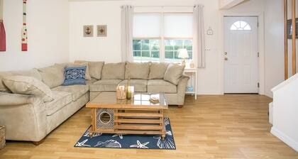 Charming 2-Bedroom Ocean View Condo- Prime Location