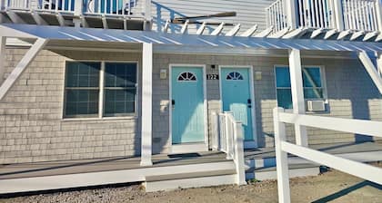 Charming 2-Bedroom Ocean View Condo- Prime Location