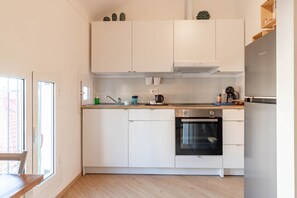 Kühlschrank, Ofen, Herdplatte, Geschirrspüler