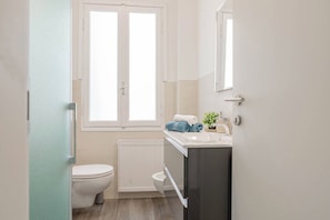 Bathroom - CASA MERIDIANA - Centro - Sanremo (Sanremo)